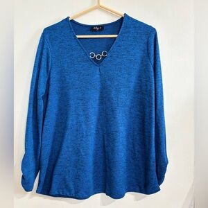 ✨Blue V-Neck Long-Sleeve Top with Metal Accent 🔷